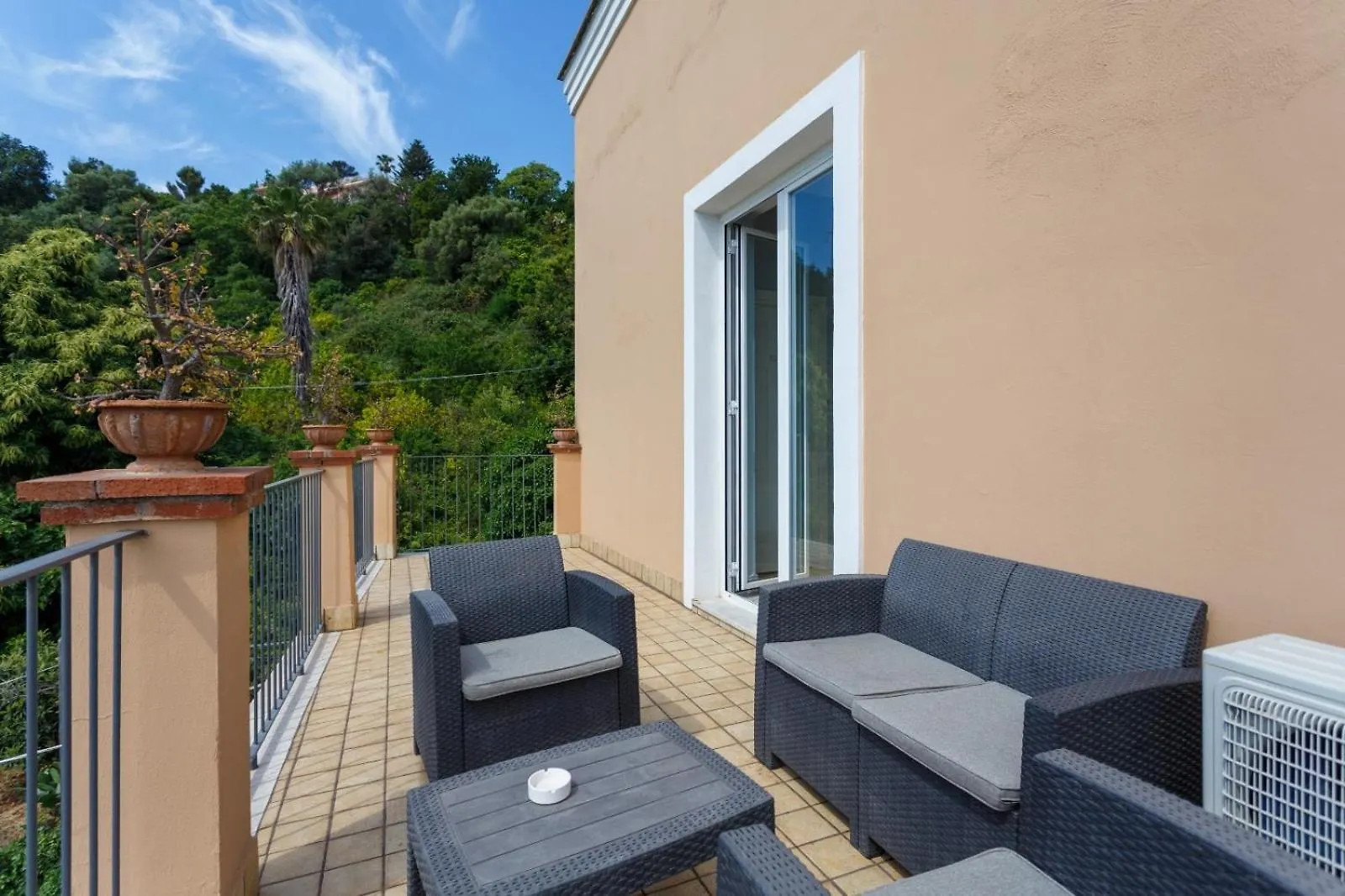 B&B Villa Etelka Aci Castello Frühstückspension