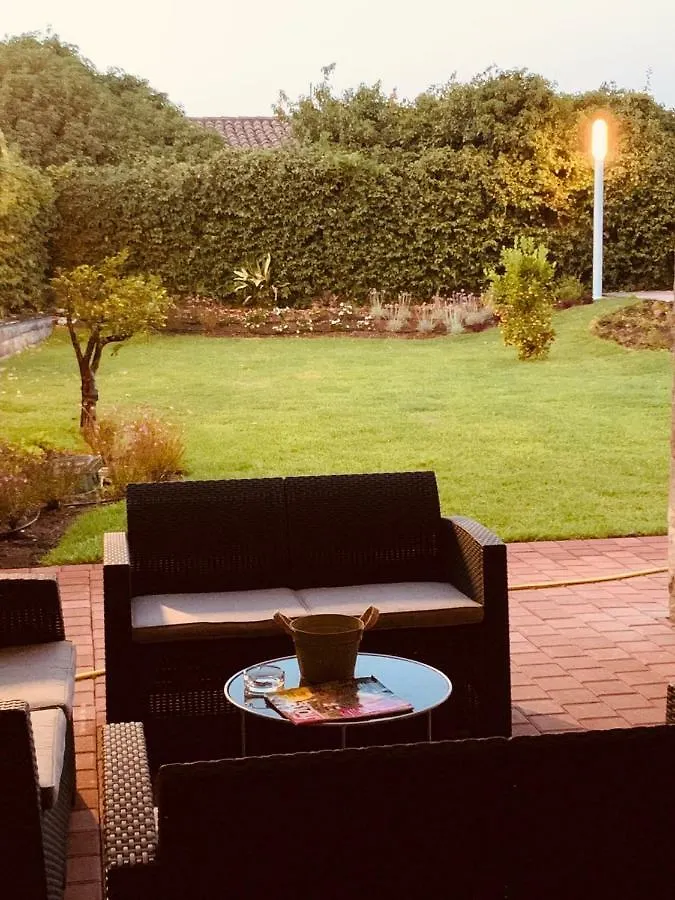 B&B Villa Etelka Aci Castello Frühstückspension