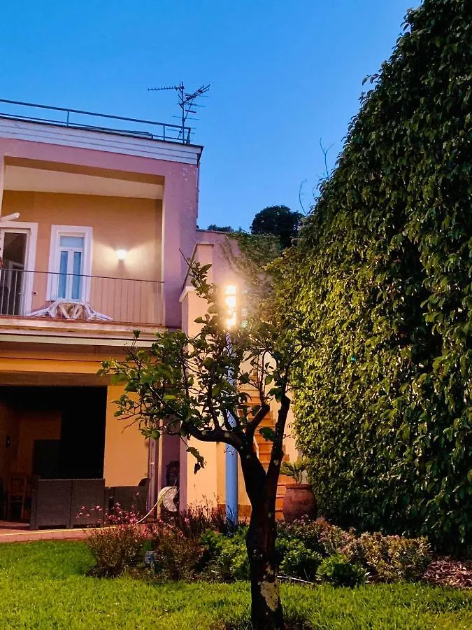 *** Frühstückspension B&B Villa Etelka Aci Castello Italien